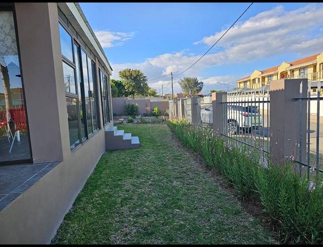 3 BEDROOM HOUSE FOR SALE IN DA NOVA